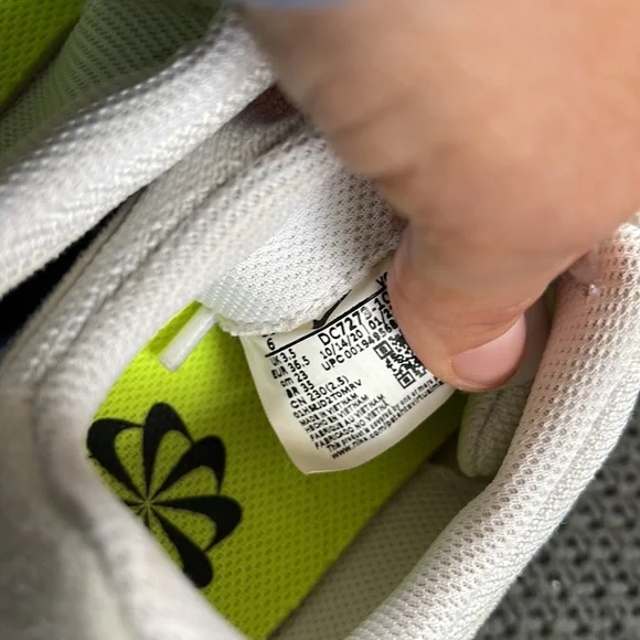 Nike women’s - Picture 8 of 10